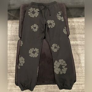 DENIM TEARS COTTON WREATH SWEATS SIZE MEDIUM